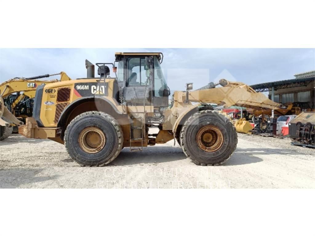 CAT 966M Iekrāvēji uz riteņiem