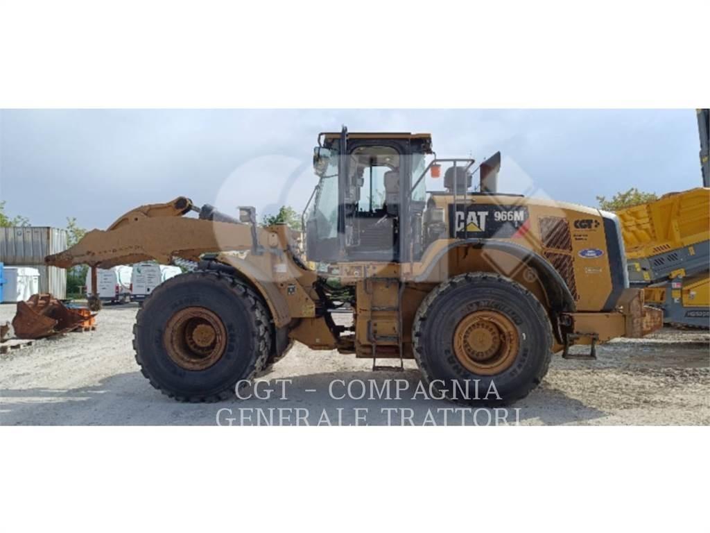 CAT 966M Iekrāvēji uz riteņiem