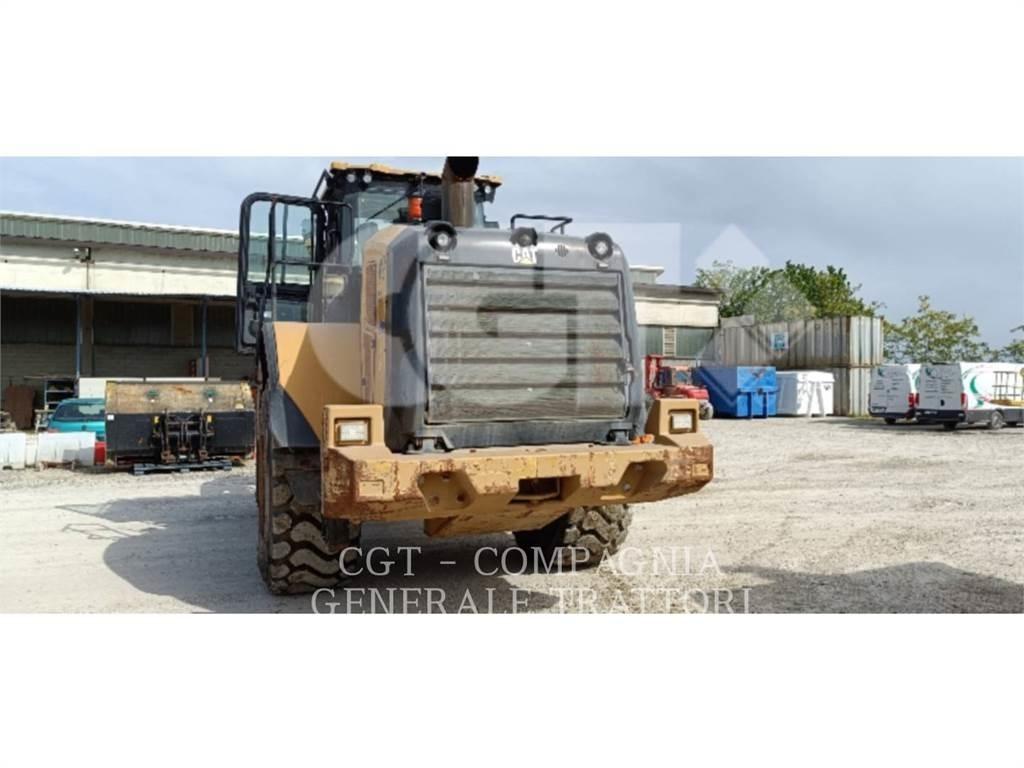 CAT 966M Iekrāvēji uz riteņiem
