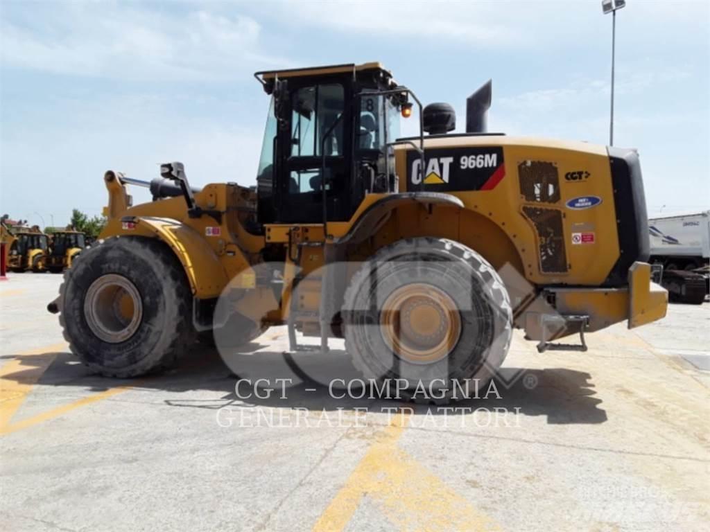 CAT 966M Iekrāvēji uz riteņiem