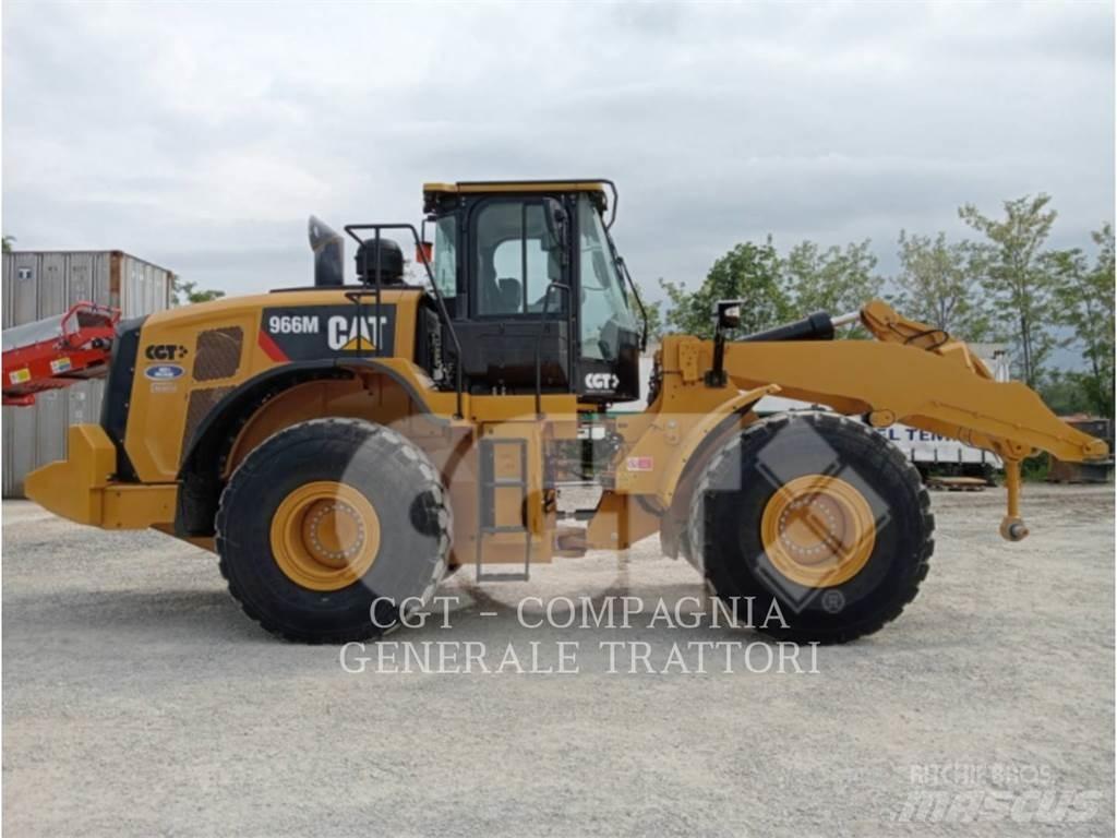 CAT 966M Iekrāvēji uz riteņiem