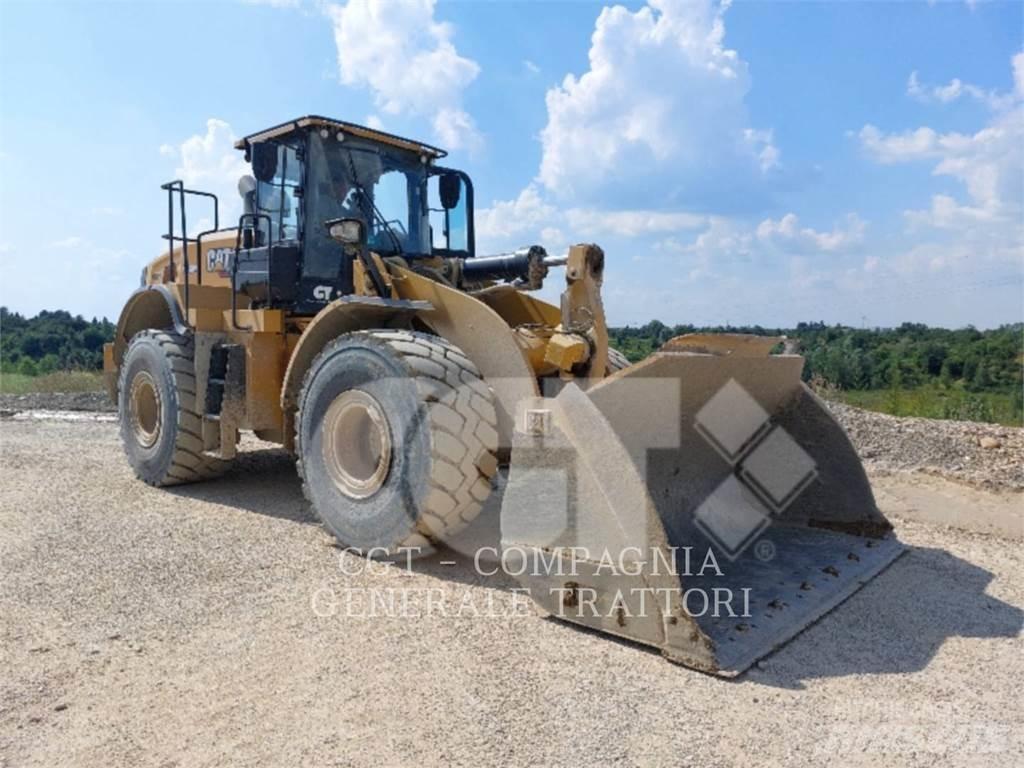 CAT 966M Iekrāvēji uz riteņiem