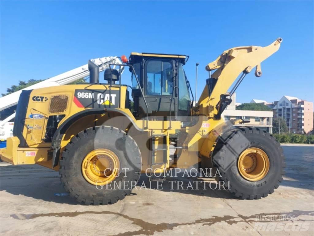 CAT 966M Iekrāvēji uz riteņiem