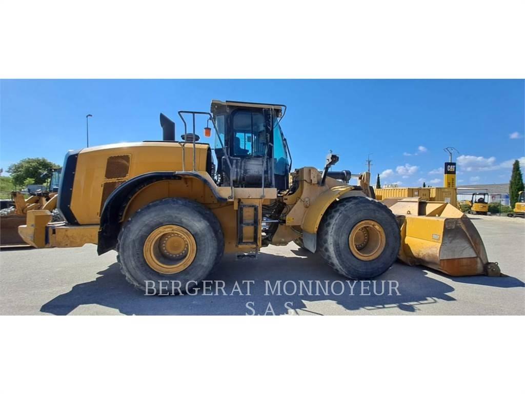 CAT 966M Iekrāvēji uz riteņiem