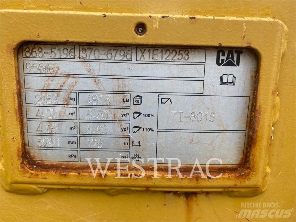 CAT 966M Iekrāvēji uz riteņiem