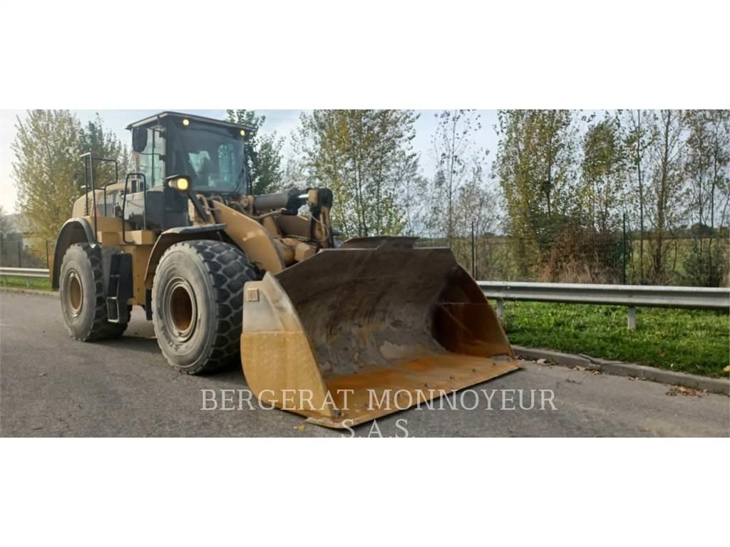 CAT 966M Iekrāvēji uz riteņiem