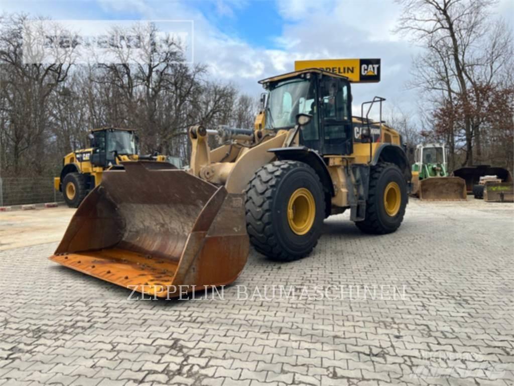 CAT 966M Iekrāvēji uz riteņiem
