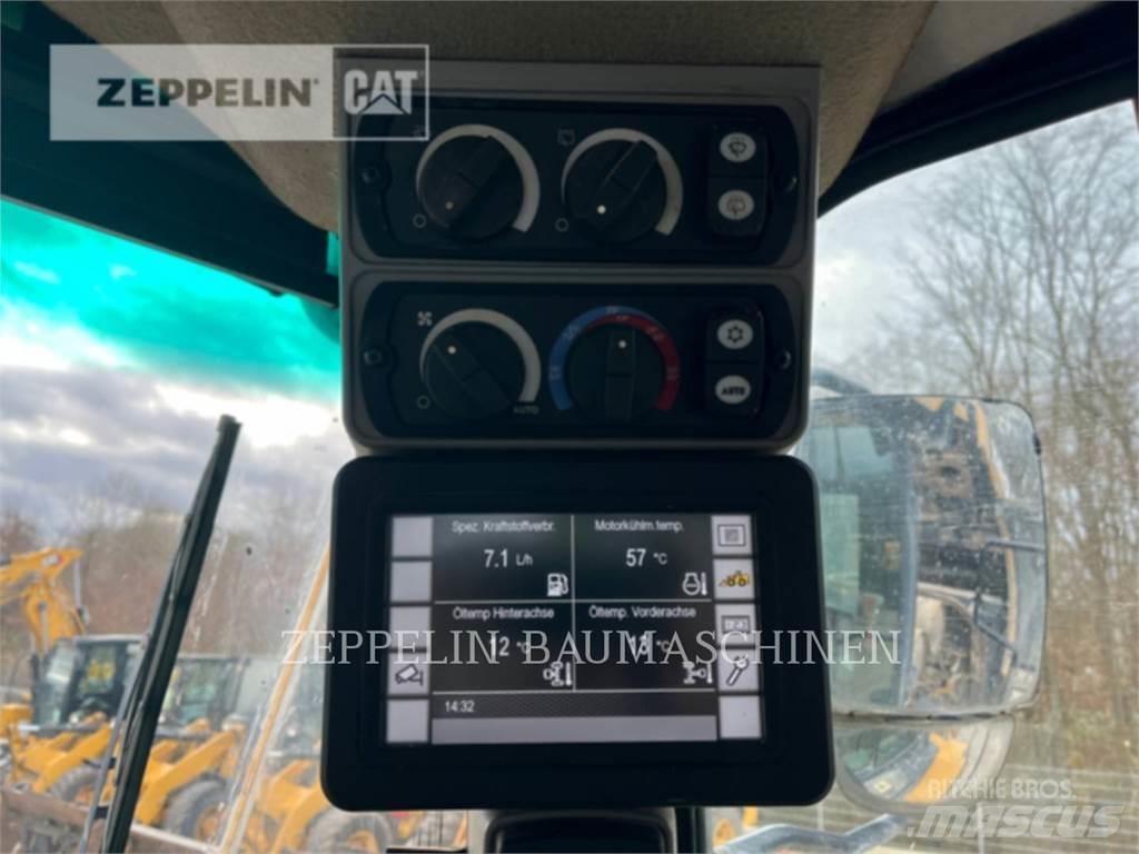 CAT 966M Iekrāvēji uz riteņiem