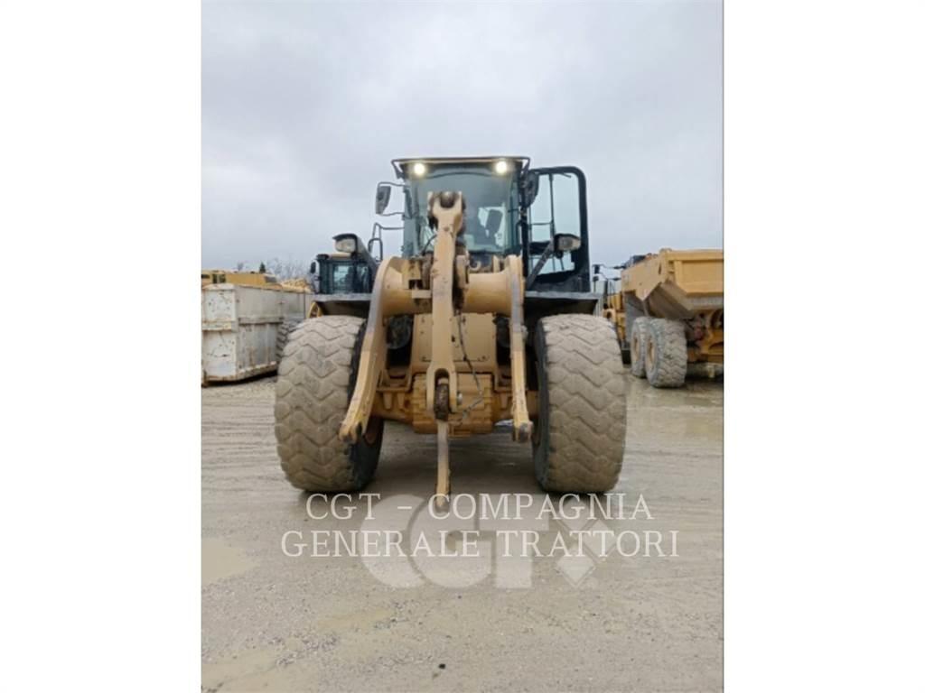 CAT 966M Iekrāvēji uz riteņiem
