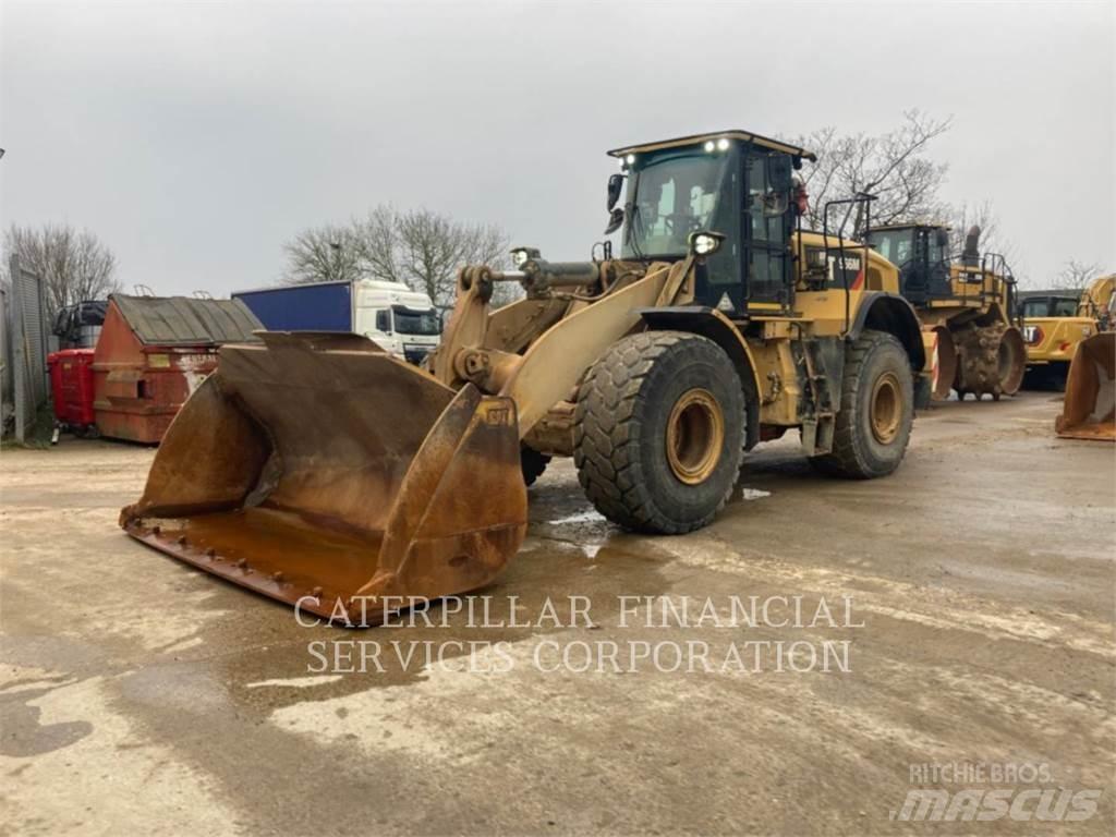 CAT 966M Iekrāvēji uz riteņiem