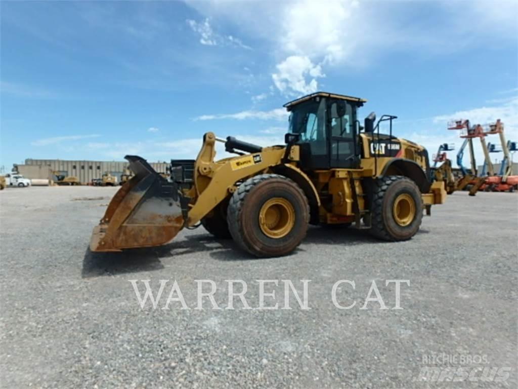 CAT 966M Iekrāvēji uz riteņiem