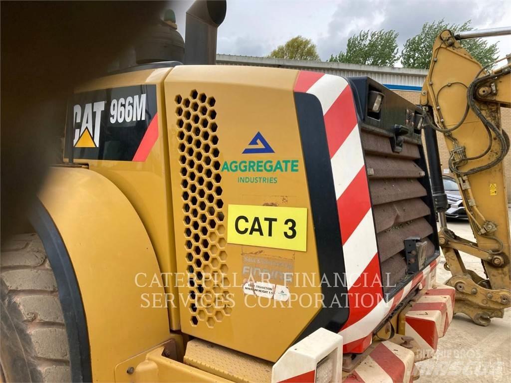 CAT 966M Iekrāvēji uz riteņiem
