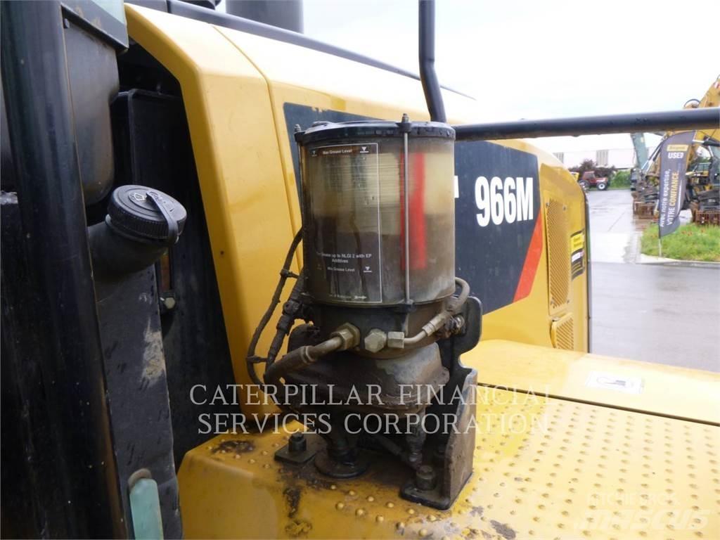 CAT 966M Iekrāvēji uz riteņiem
