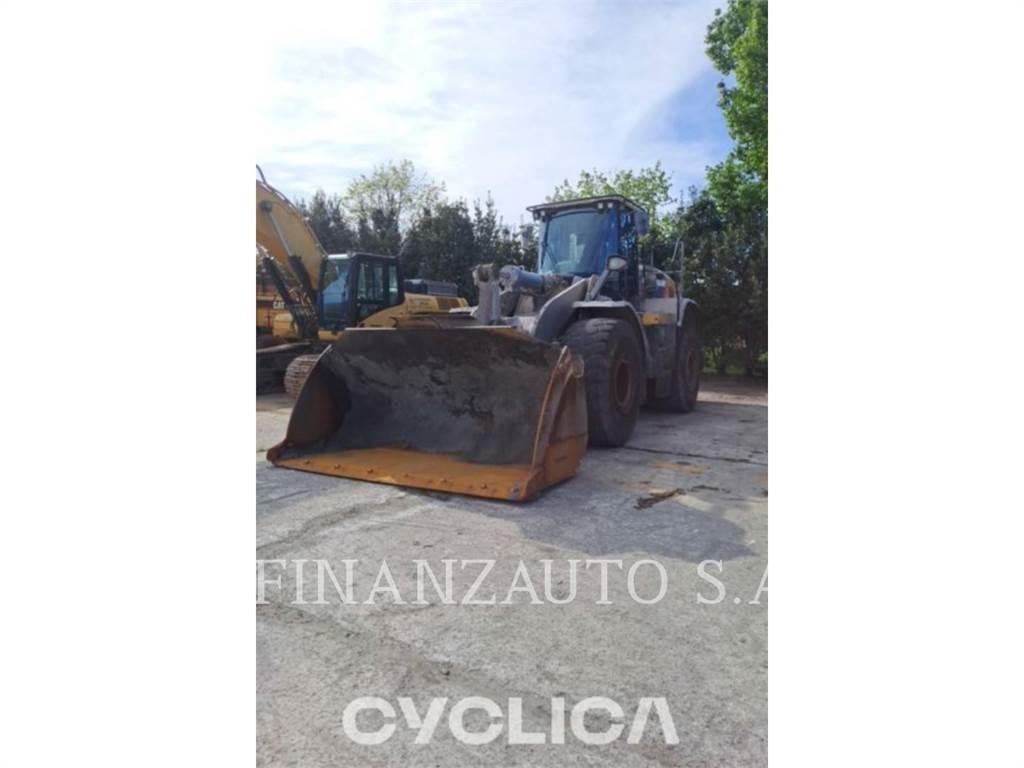 CAT 966M Iekrāvēji uz riteņiem