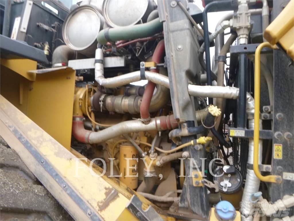 CAT 966M Iekrāvēji uz riteņiem