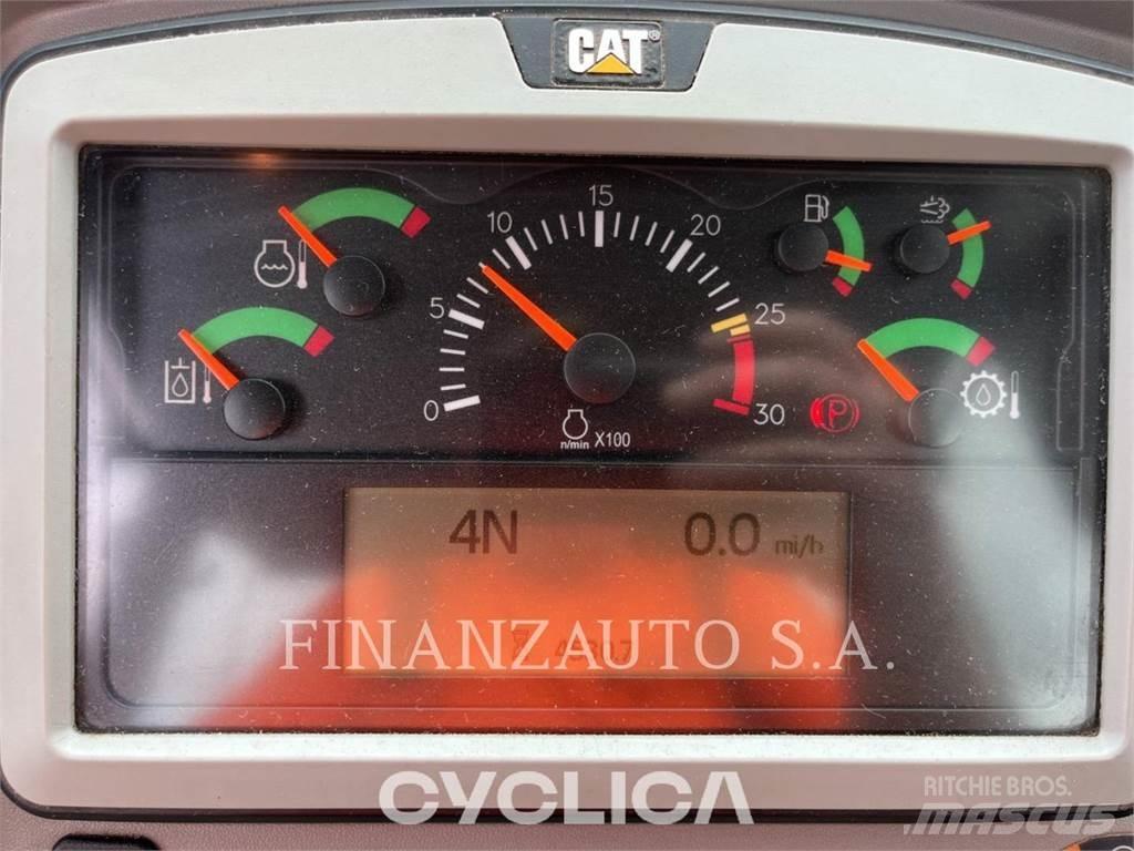CAT 966M Iekrāvēji uz riteņiem