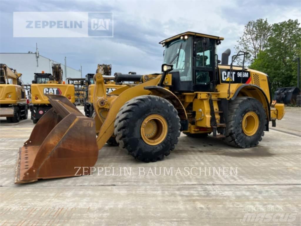 CAT 966M Iekrāvēji uz riteņiem