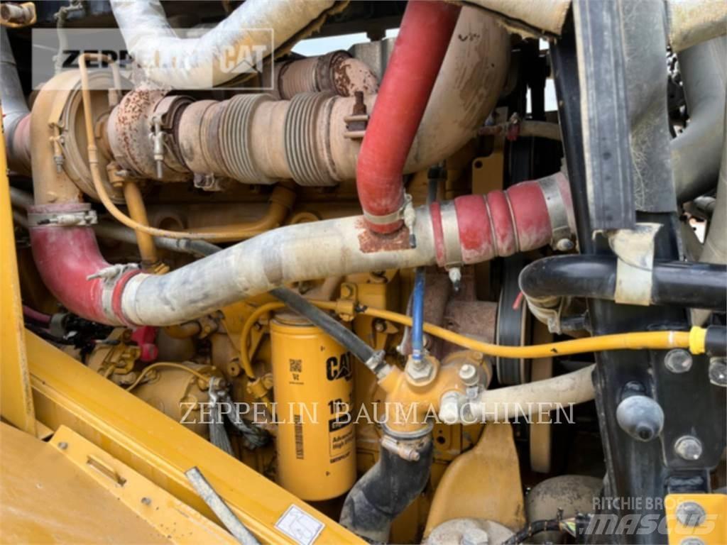 CAT 966M Iekrāvēji uz riteņiem