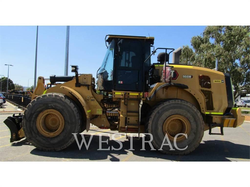 CAT 966M Iekrāvēji uz riteņiem