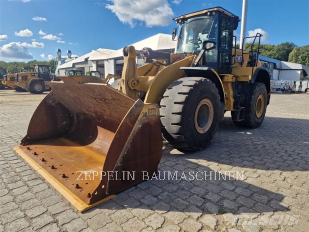 CAT 966M Iekrāvēji uz riteņiem
