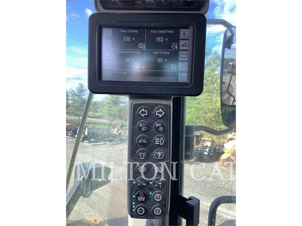 CAT 966M Iekrāvēji uz riteņiem