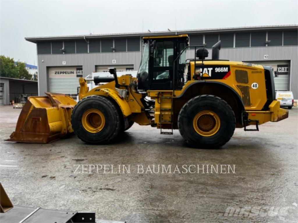 CAT 966M Iekrāvēji uz riteņiem