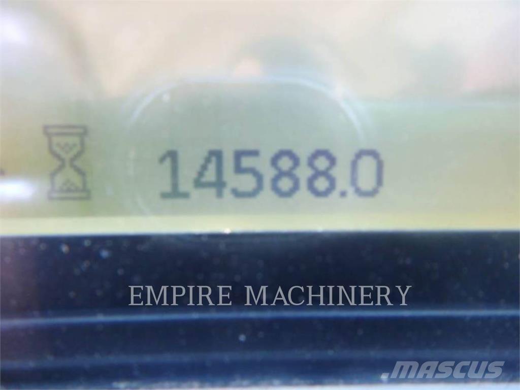 CAT 966M Iekrāvēji uz riteņiem