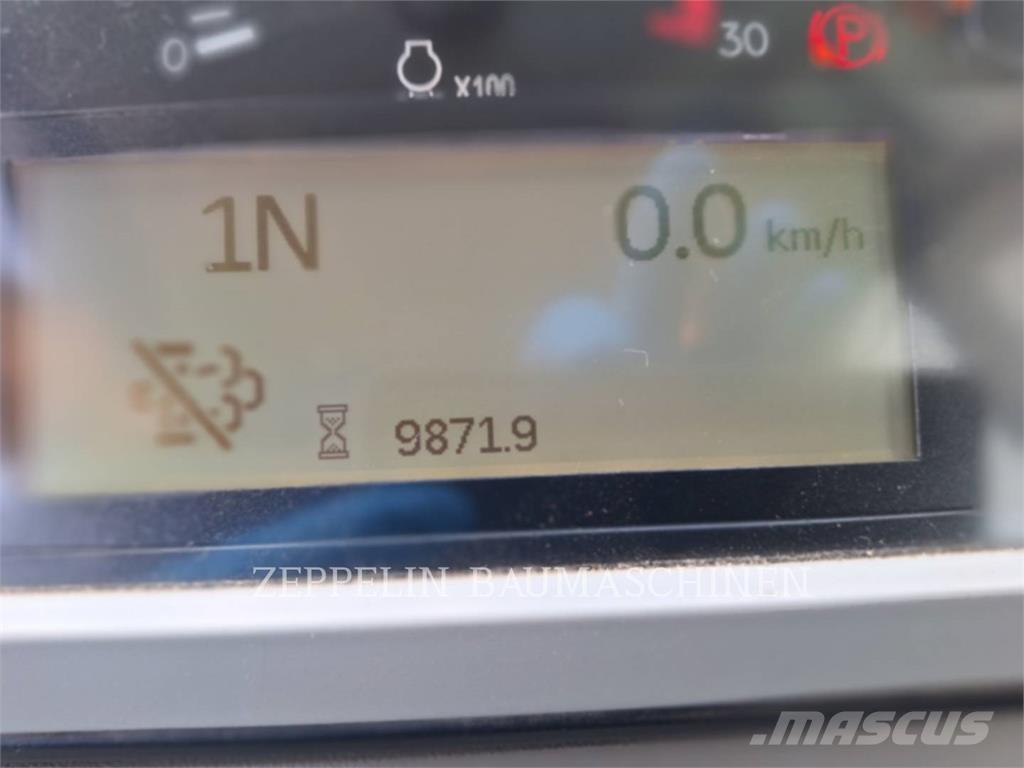 CAT 966M Iekrāvēji uz riteņiem