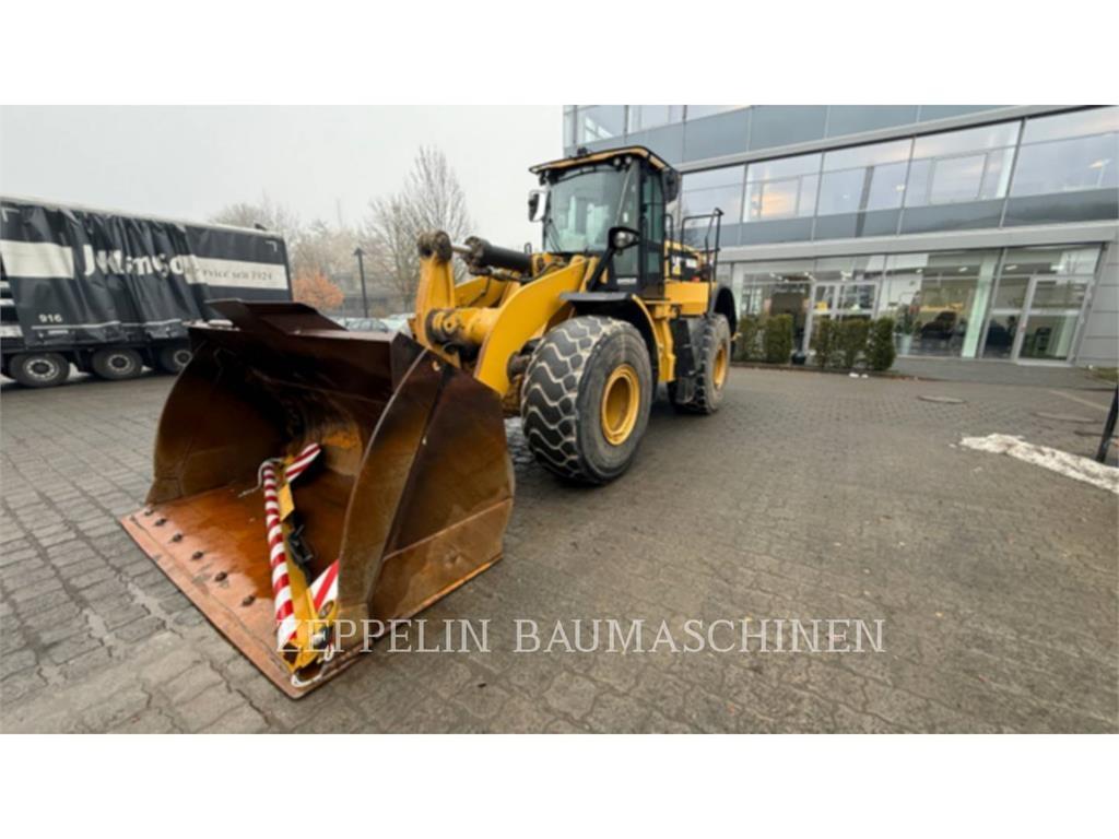 CAT 966M Iekrāvēji uz riteņiem