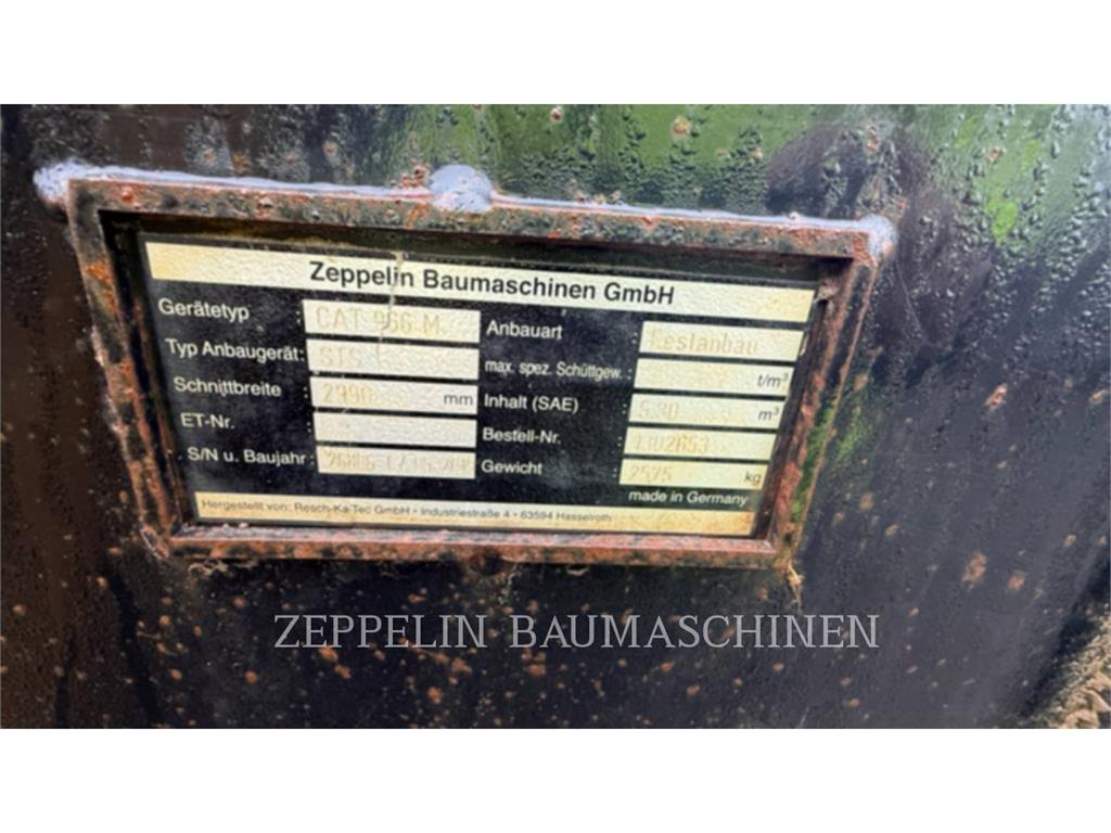 CAT 966M Iekrāvēji uz riteņiem