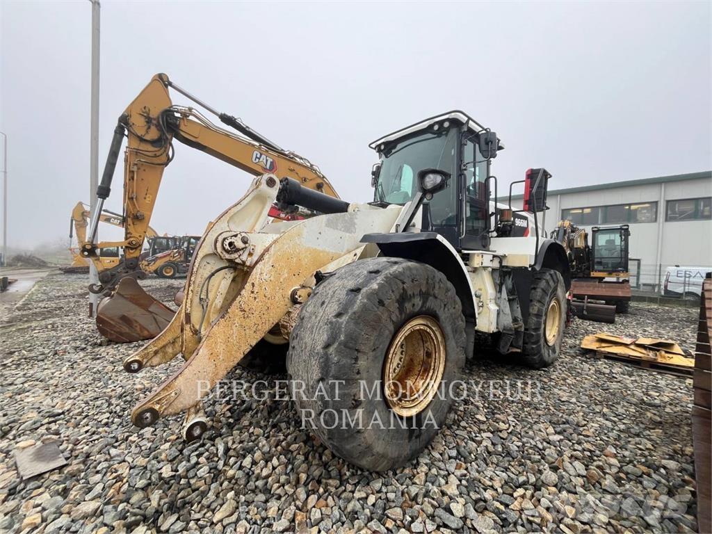 CAT 966M Iekrāvēji uz riteņiem