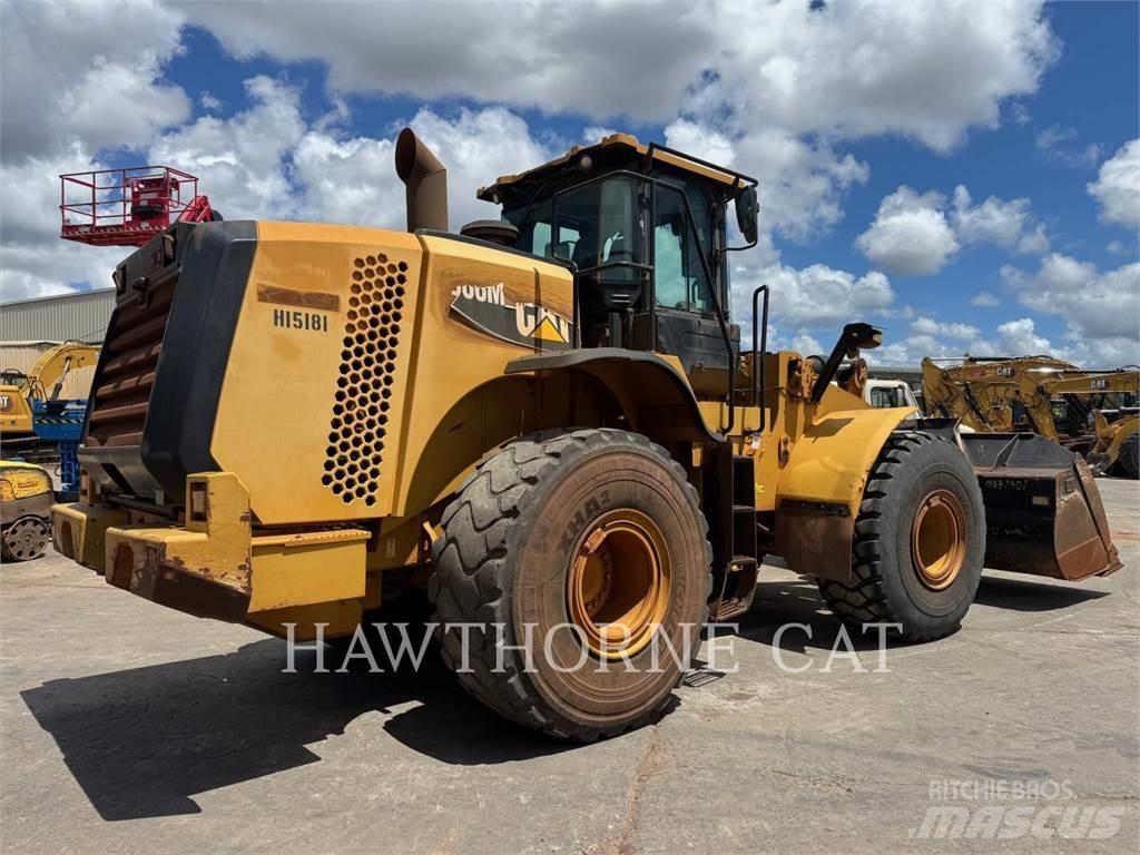 CAT 966M Iekrāvēji uz riteņiem