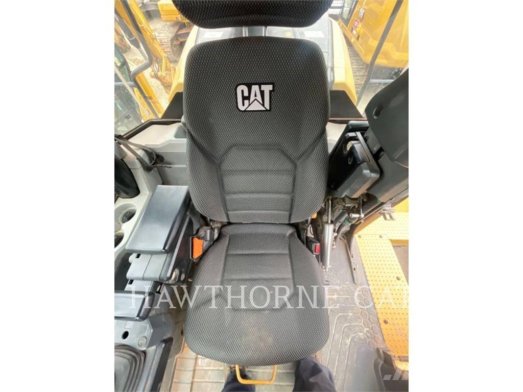 CAT 966M Iekrāvēji uz riteņiem