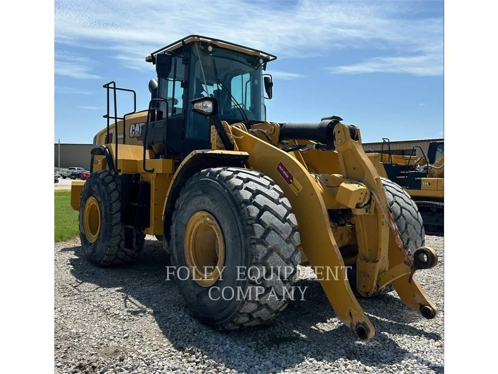 CAT 966M Iekrāvēji uz riteņiem
