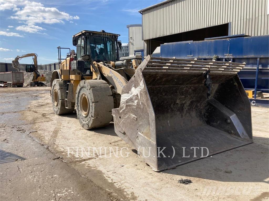 CAT 966M HL Iekrāvēji uz riteņiem