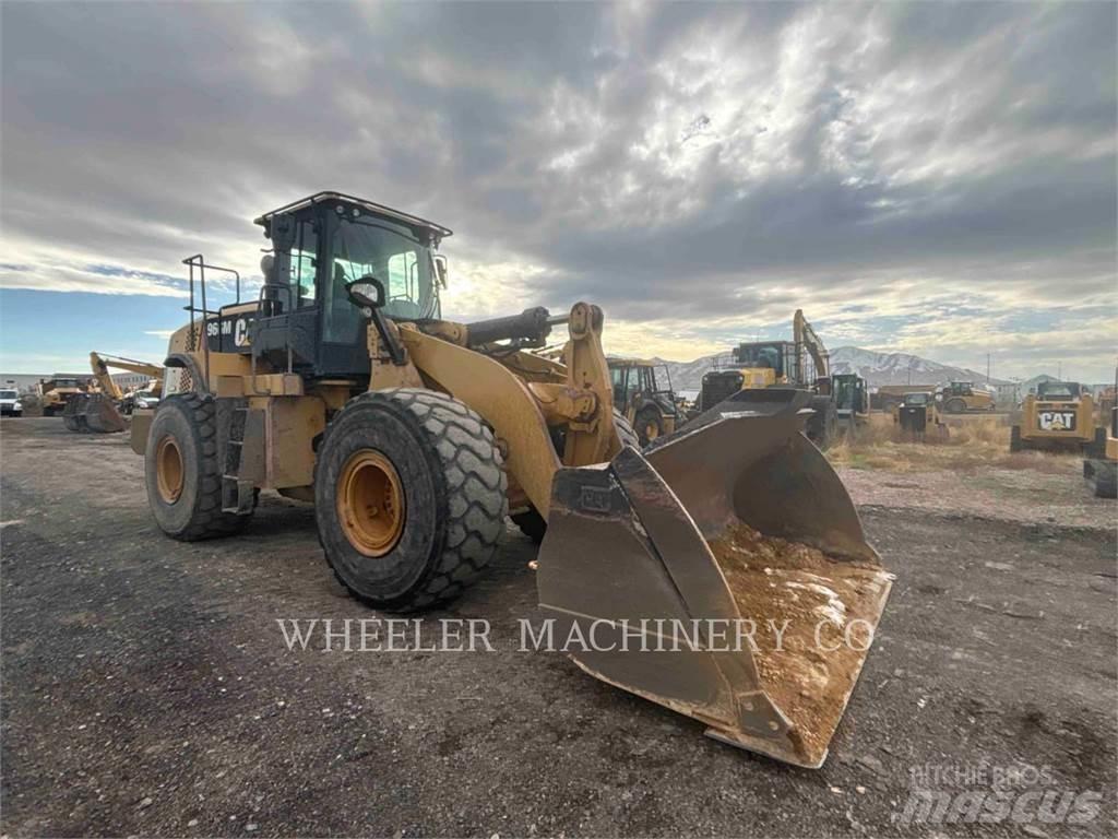CAT 966M QC 3V Iekrāvēji uz riteņiem