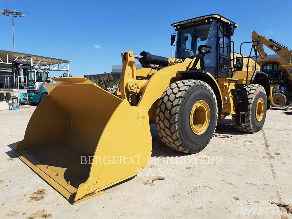 CAT 972 Iekrāvēji uz riteņiem
