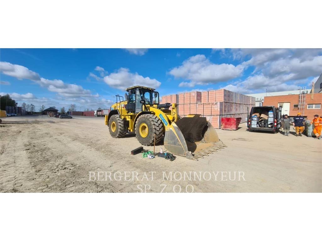 CAT 972 Iekrāvēji uz riteņiem