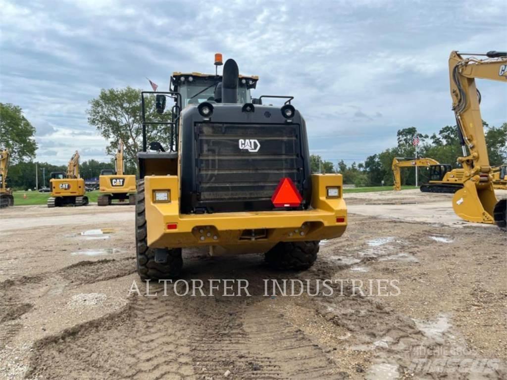 CAT 972-14 Iekrāvēji uz riteņiem