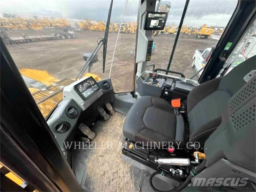 CAT 972 QC Iekrāvēji uz riteņiem