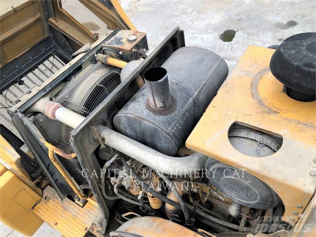 CAT 972H Iekrāvēji uz riteņiem