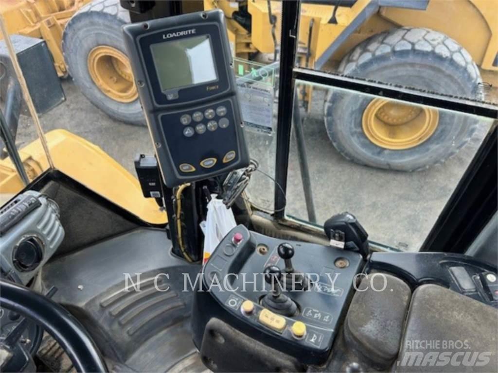 CAT 972H Iekrāvēji uz riteņiem