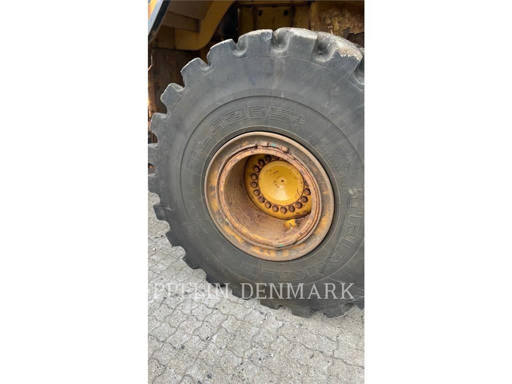 CAT 972K Iekrāvēji uz riteņiem