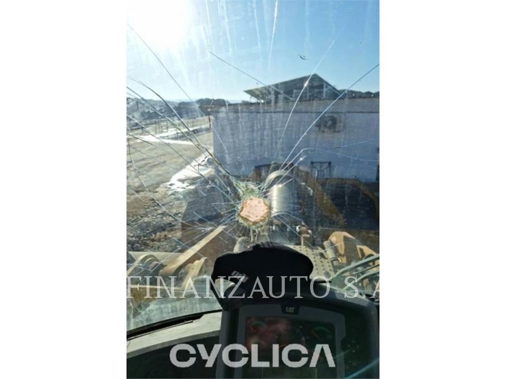 CAT 972K Iekrāvēji uz riteņiem