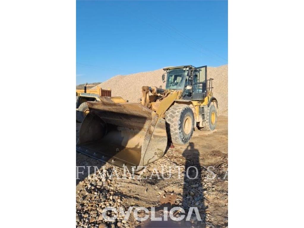 CAT 972K Iekrāvēji uz riteņiem