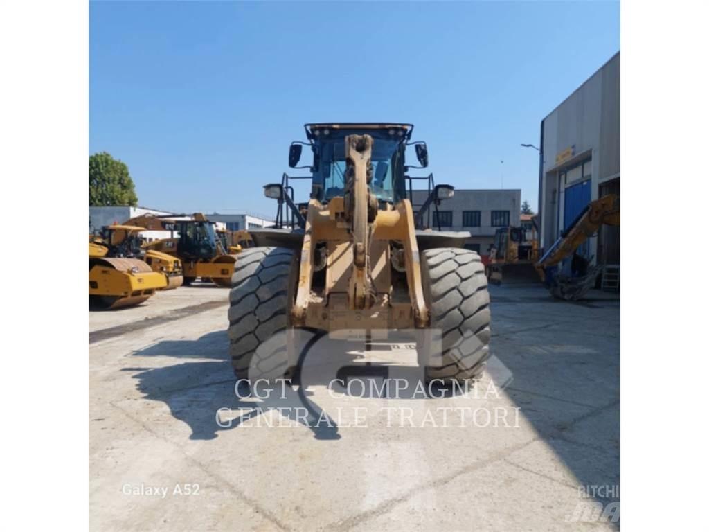CAT 972M Iekrāvēji uz riteņiem