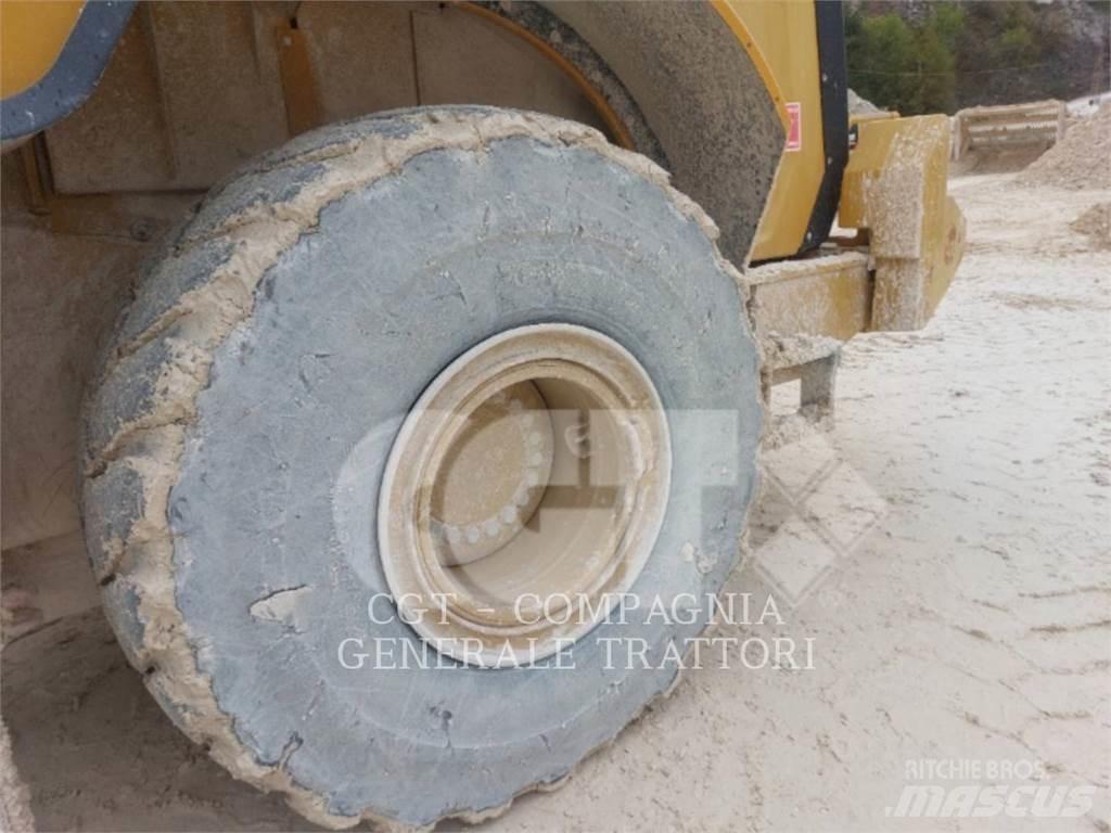 CAT 972M Iekrāvēji uz riteņiem