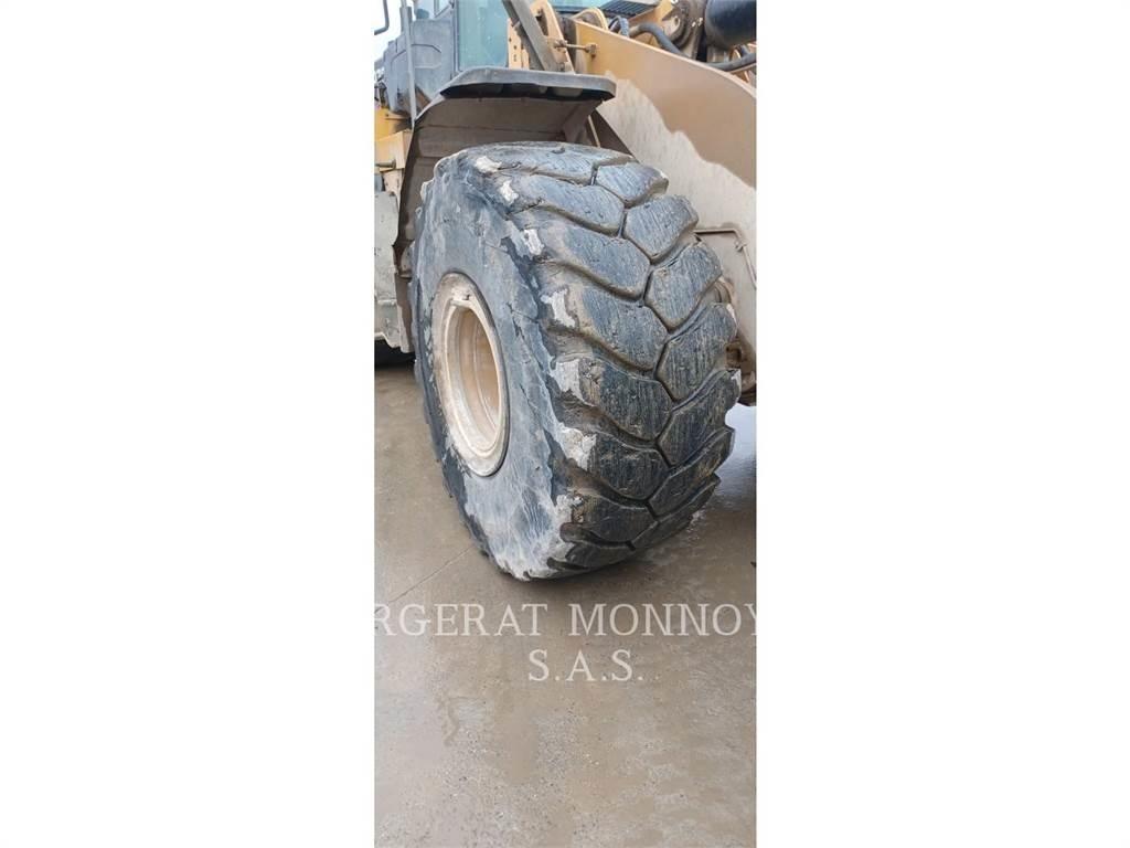 CAT 972M Iekrāvēji uz riteņiem