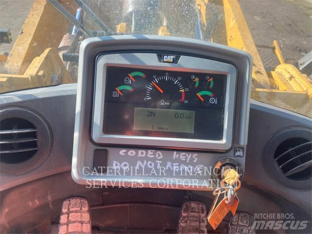 CAT 972M Iekrāvēji uz riteņiem