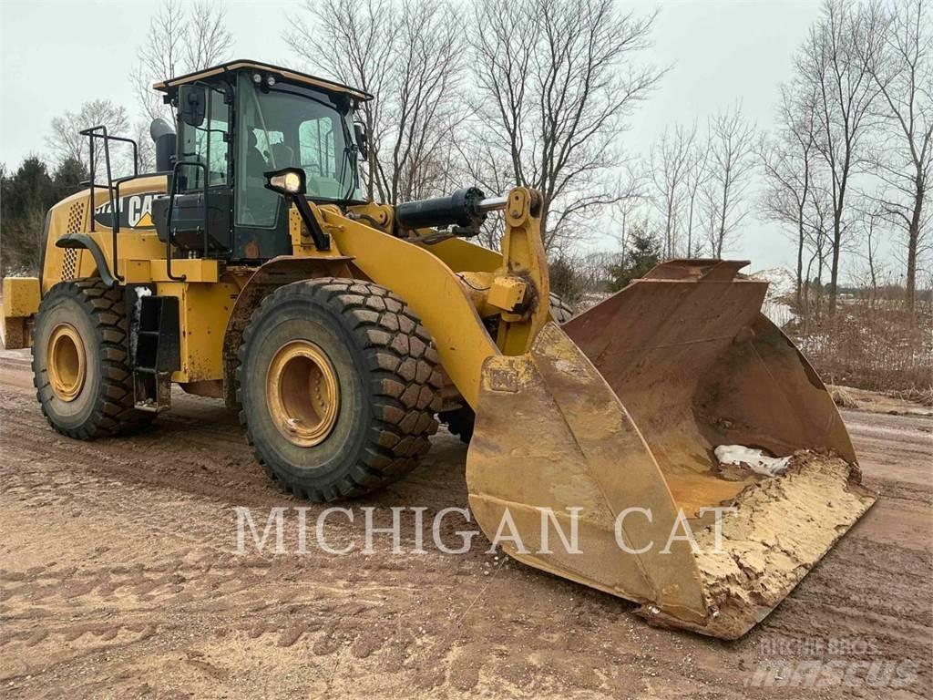 CAT 972M Iekrāvēji uz riteņiem